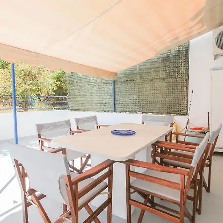 Quiet Apt In Town With A/c, Veranda&kitchen Apartment Tínos