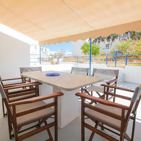 Quiet Apt In Town With A/c, Veranda & Kitchen Apartmán