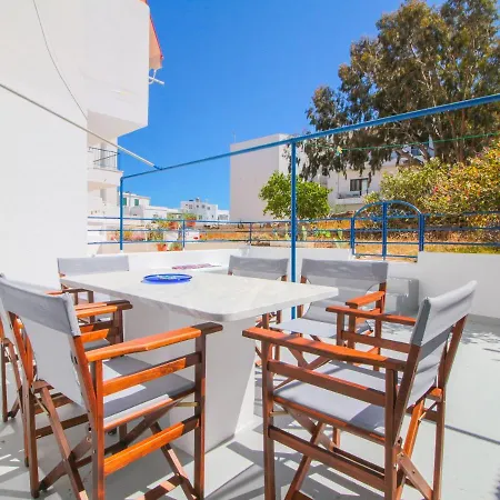 Quiet Apt In Town With A/c, Veranda & Kitchen Tínos